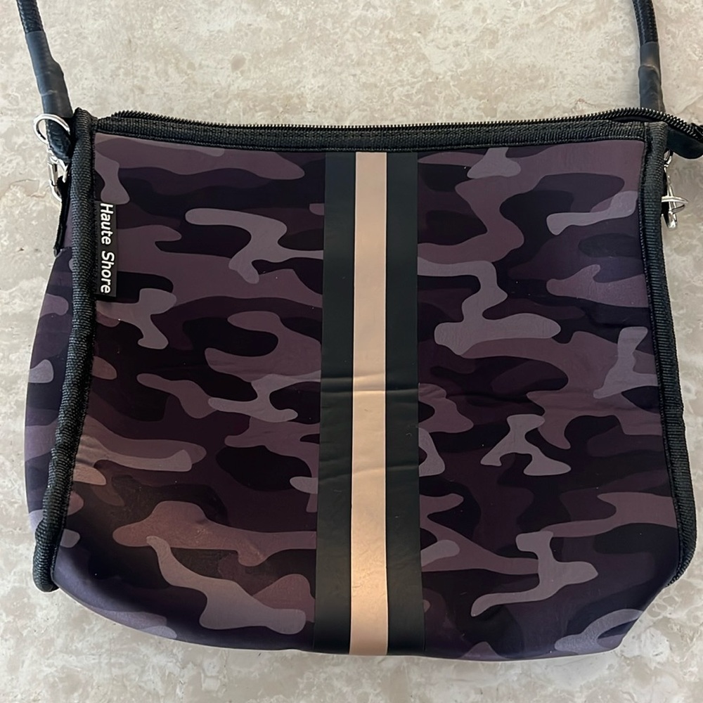 Haute Shore Crossbody with robe chain